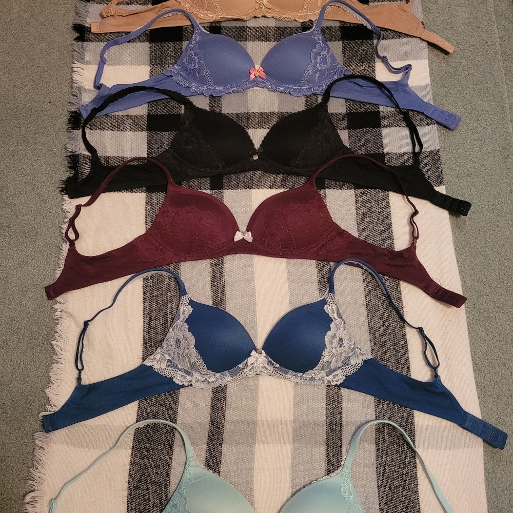 Victoria's secret wireless bundle of 6 bras 34A